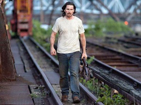 Кликните для перехода на статью christian-bale-2013-2.jpg