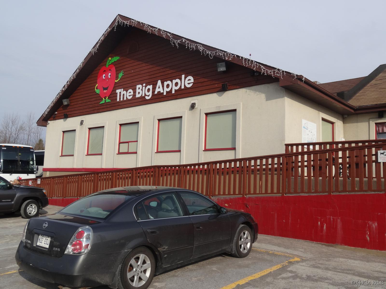 omq03 the-big-apple-1