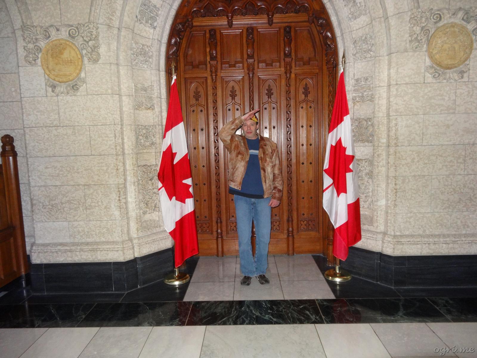 omq19 ottawa-parliament-07-always-ready