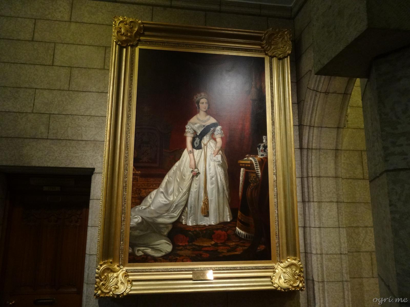omq28 ottawa-parliament-16-queen-victoria